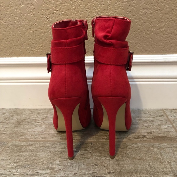 Red open toe heeled booties - Picture 4 of 4